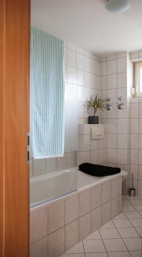 Gemuetliche Wohnung Mit Sonniger Terrasse Bietigheim-Bissingen Exterior photo